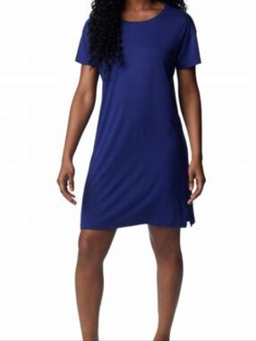 Columbia Short Sleeve T-Shirt Dress in Navy